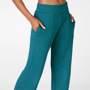 Fabletics Women's Vivian Flare Jogger, Fjord, Size